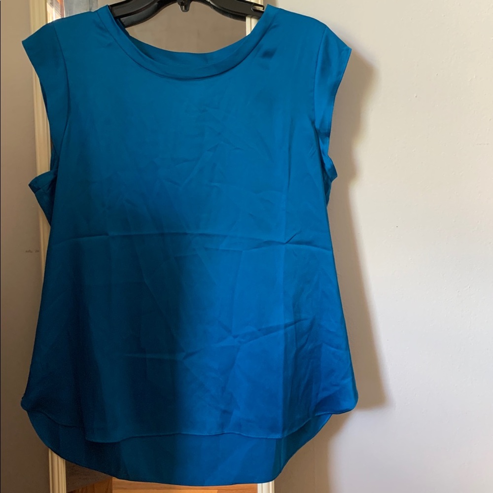 Women’s size large DKNY blouse.